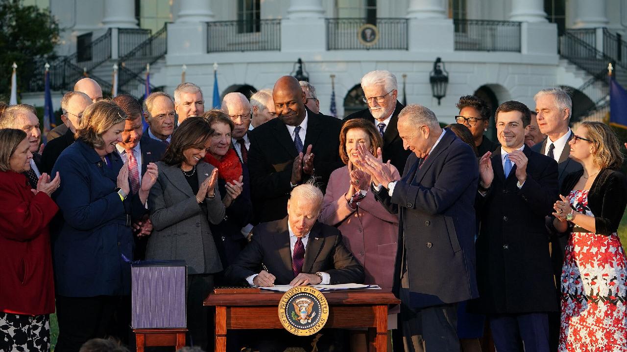 U.S. President Joe Biden Signs $1-trillion Infrastructure Bill - CGTN