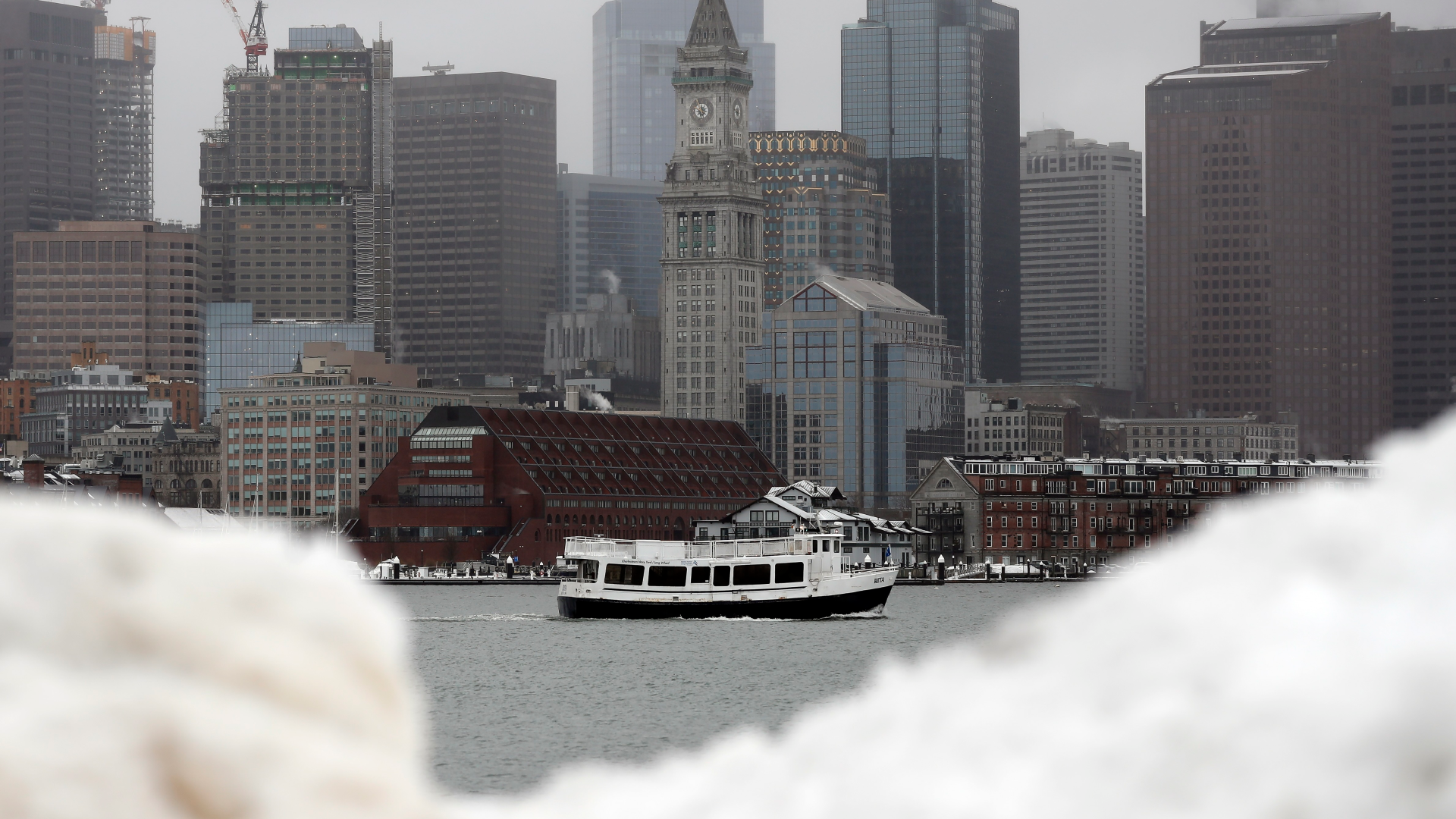 Winter storm knocks power out for thousands - CGTN