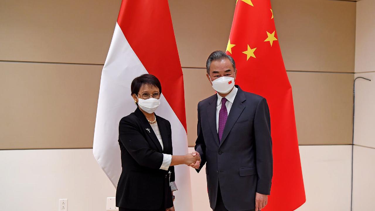 Chinese FM Wang Yi Meets With Indonesian FM Retno Marsudi - CGTN