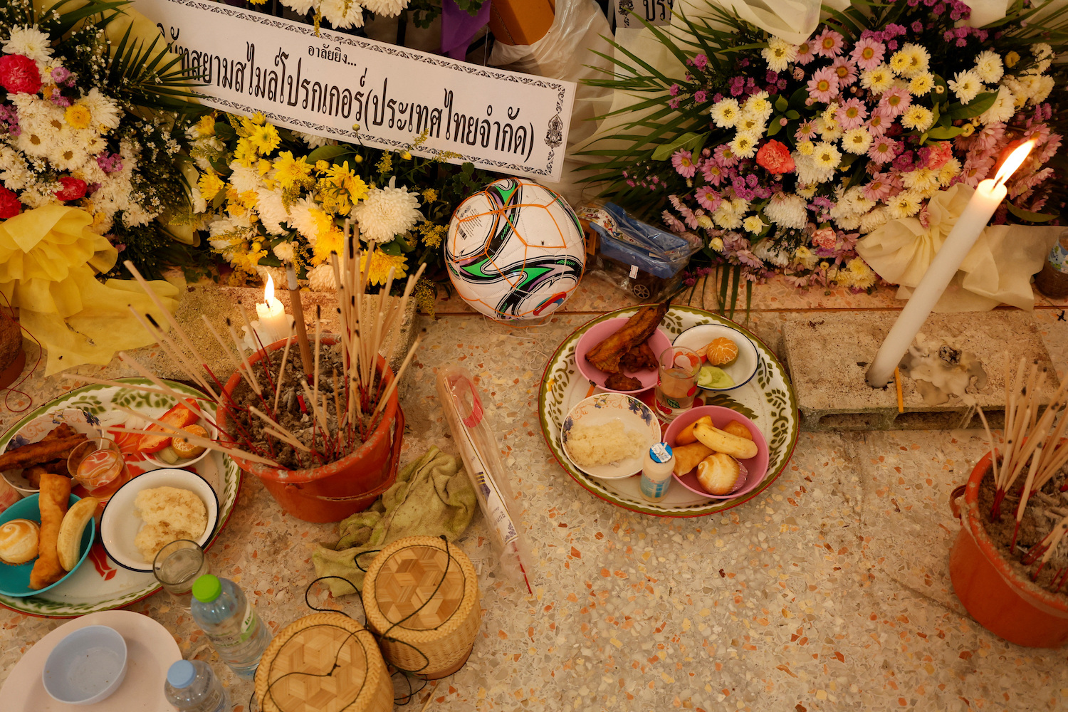 Mass funeral held in Thailand for 36 victims of daycare massacre 