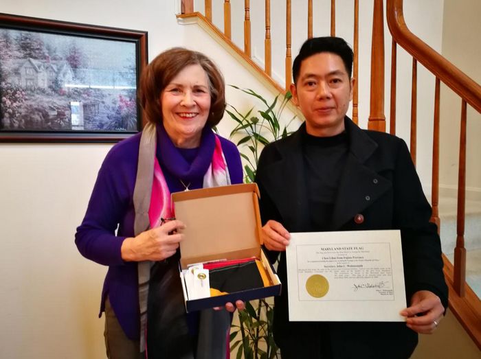 In March 2019, Betty McGinnis handed over the Maryland state government certificate and state flag to Chen Lihui.