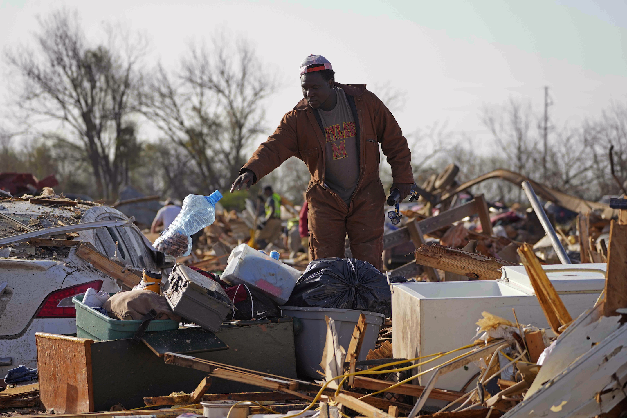 Deadly tornadoes in Mississippi kill at least 23