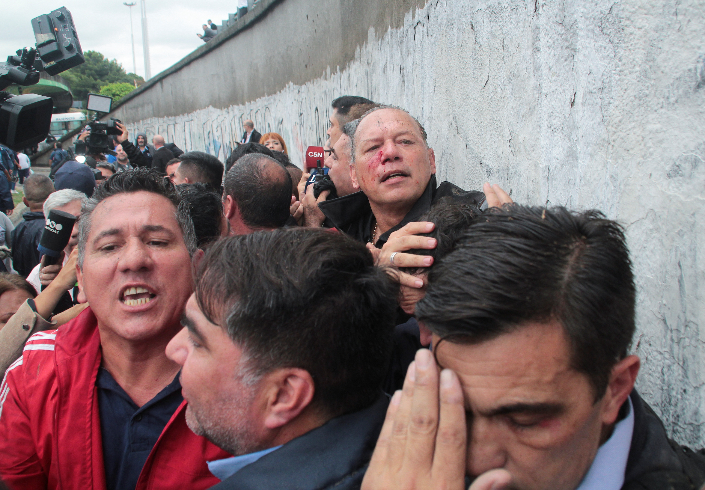 Angry bus drivers beat up Buenos Aires’ security minister 