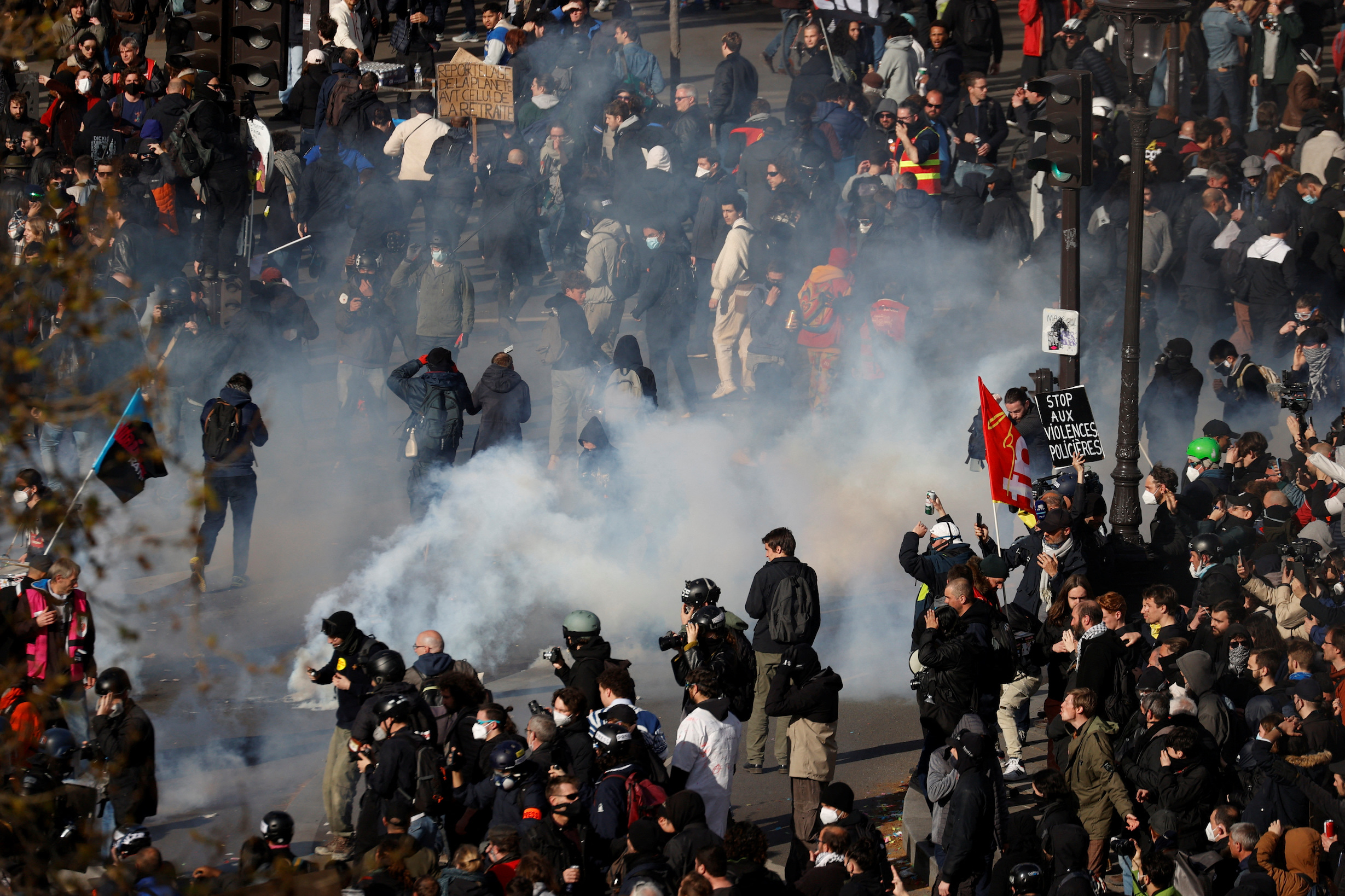 More pension protests in France ahead of Constitutional Council vote