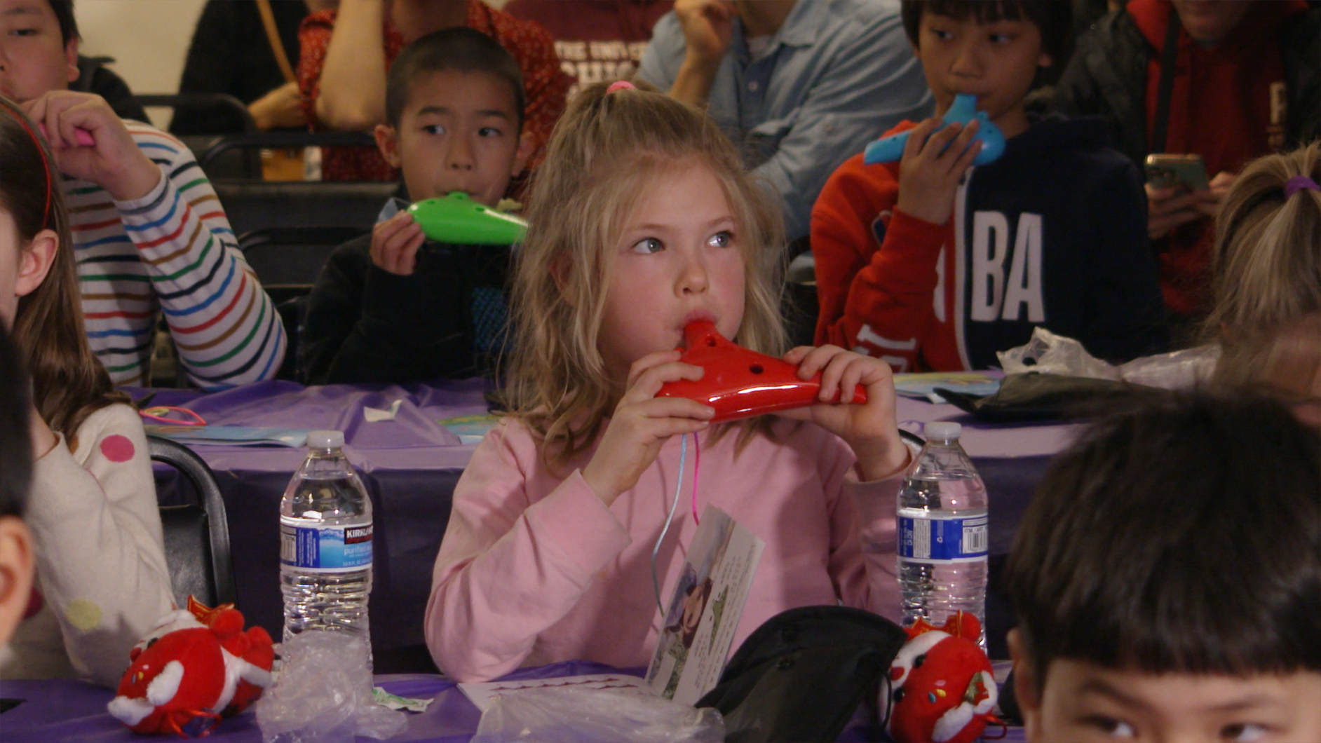 Elementary school students learned about China through music