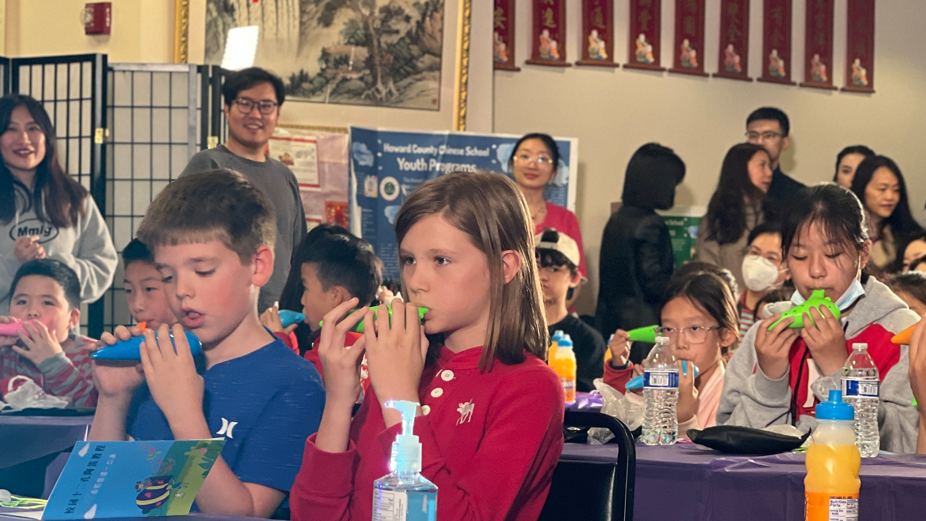 Elementary school students learned about China through music