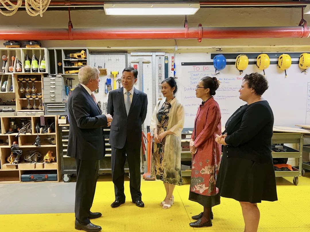 Ambassador Xie Feng visits Juilliard School