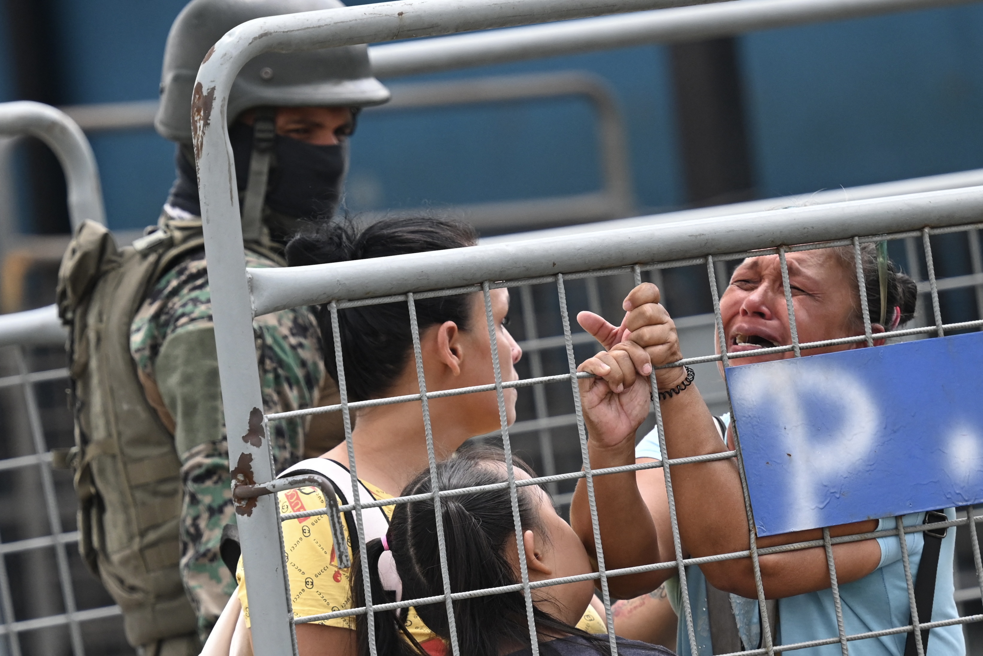 Guards held hostage in Ecuador prisons amid wave of violence 