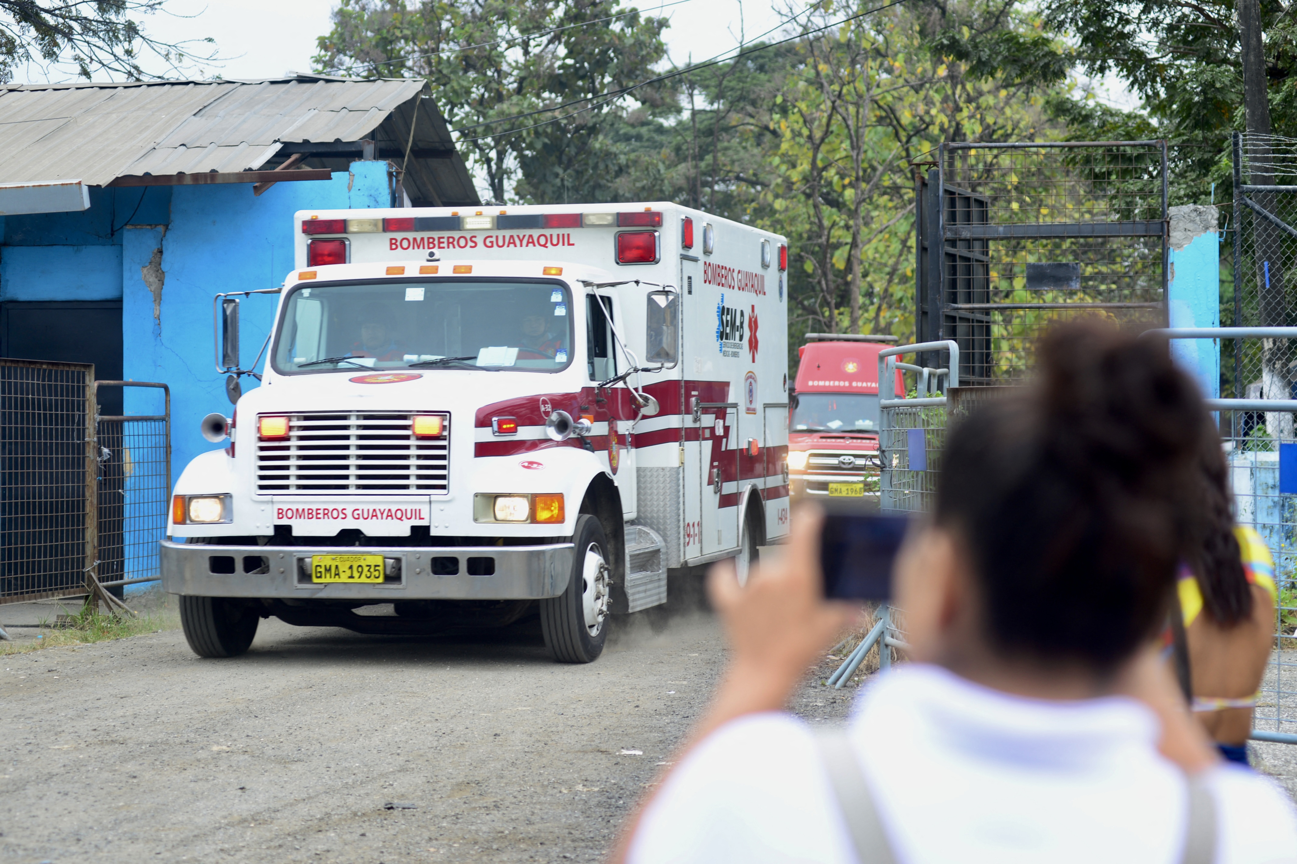 Guards held hostage in Ecuador prisons amid wave of violence 