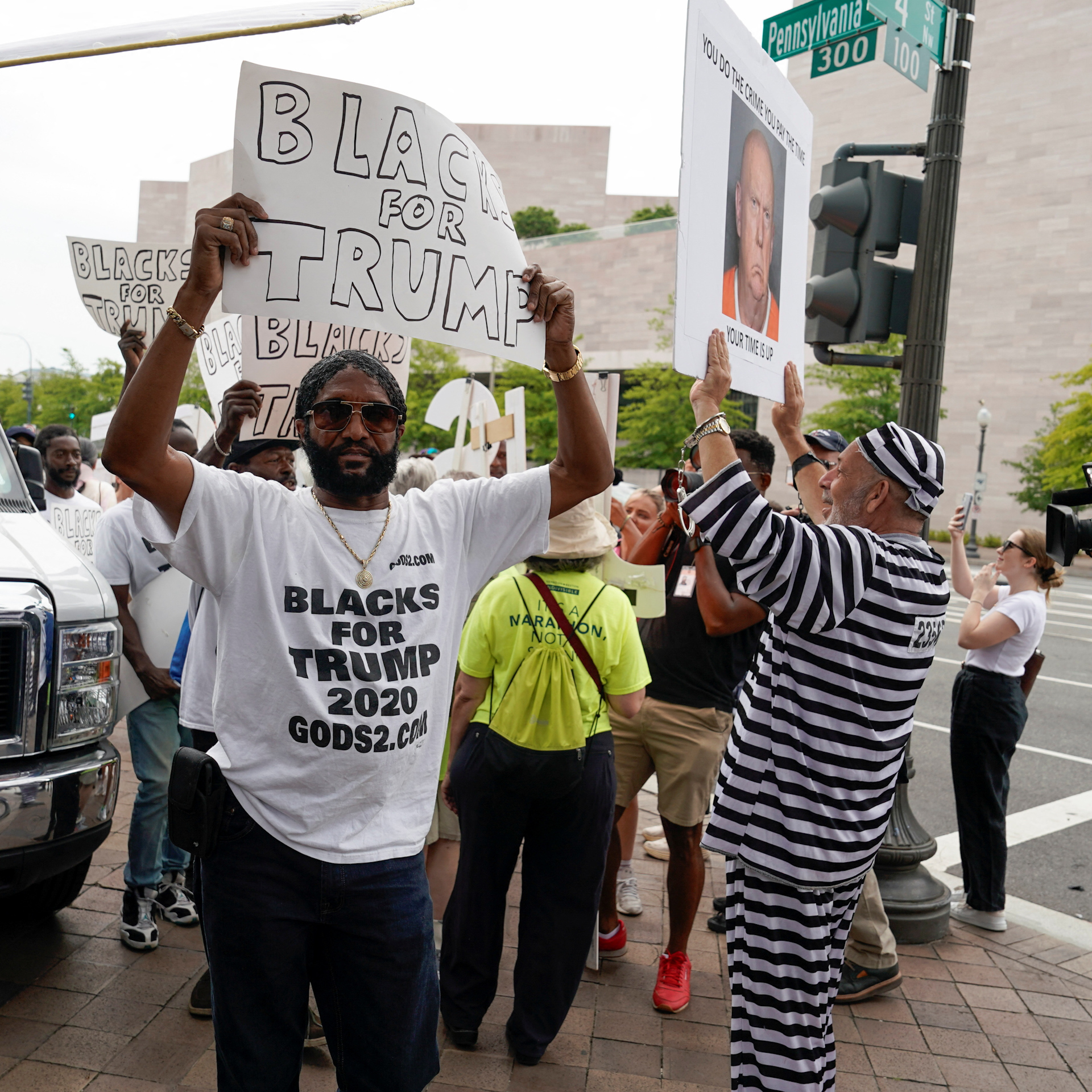 Trump faces charges of election interference in court 