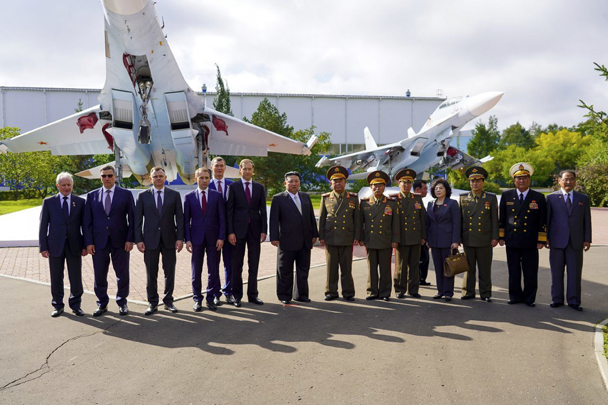 DPRK’s Kim Jong Un inspects Su-57 fighter jet during visit to Russia