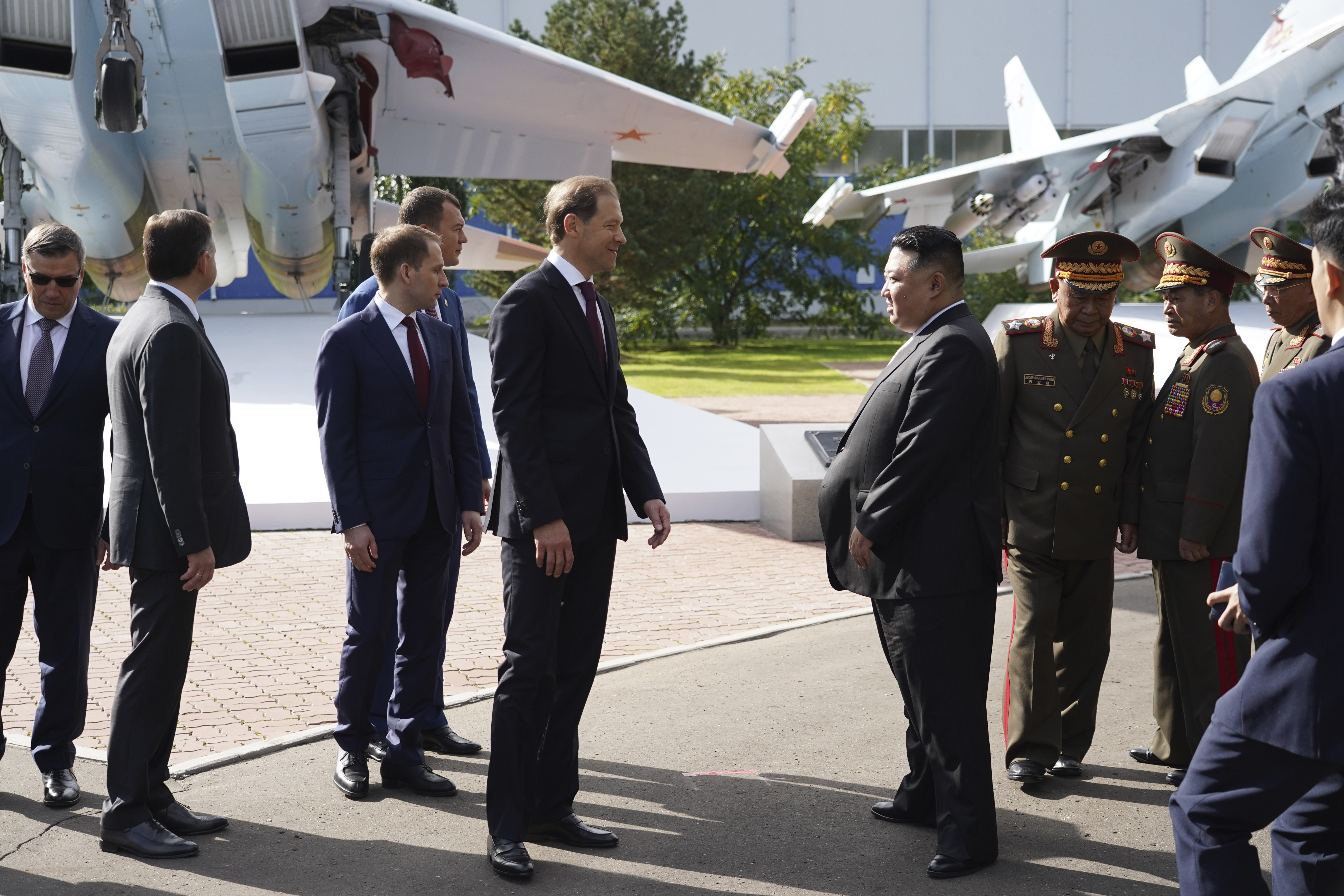 DPRK’s Kim Jong Un inspects Su-57 fighter jet during visit to Russia