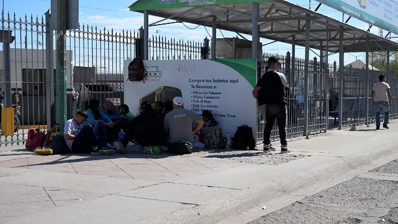 Surge in migrants overwhelms U.S.-Mexico border - CGTN
