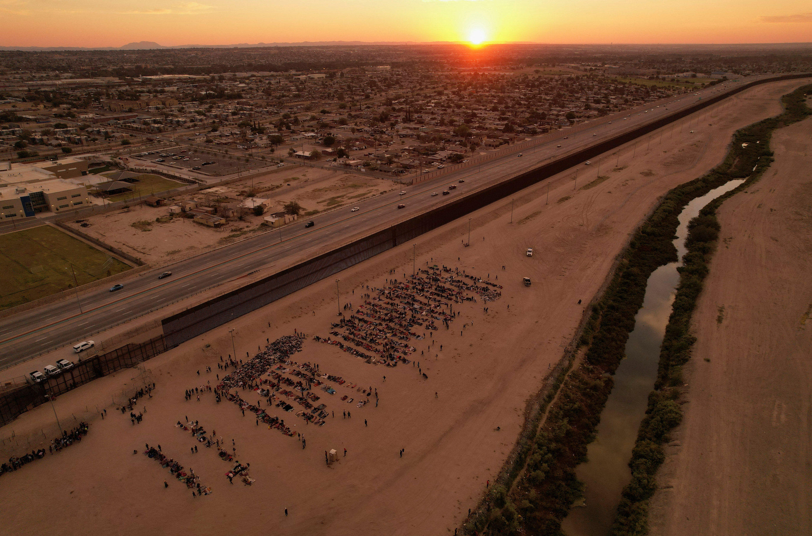 Mexican president rejects U.S. border wall announcement ahead of meeting with top U.S. officials 