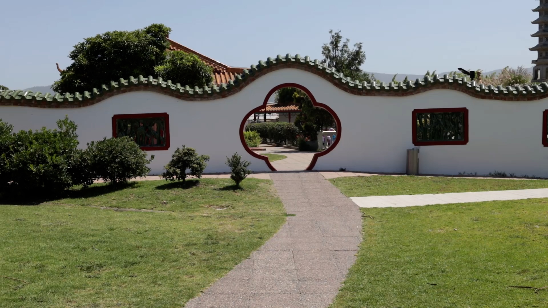 A park in Chile gives visitor a special Chinese experience 