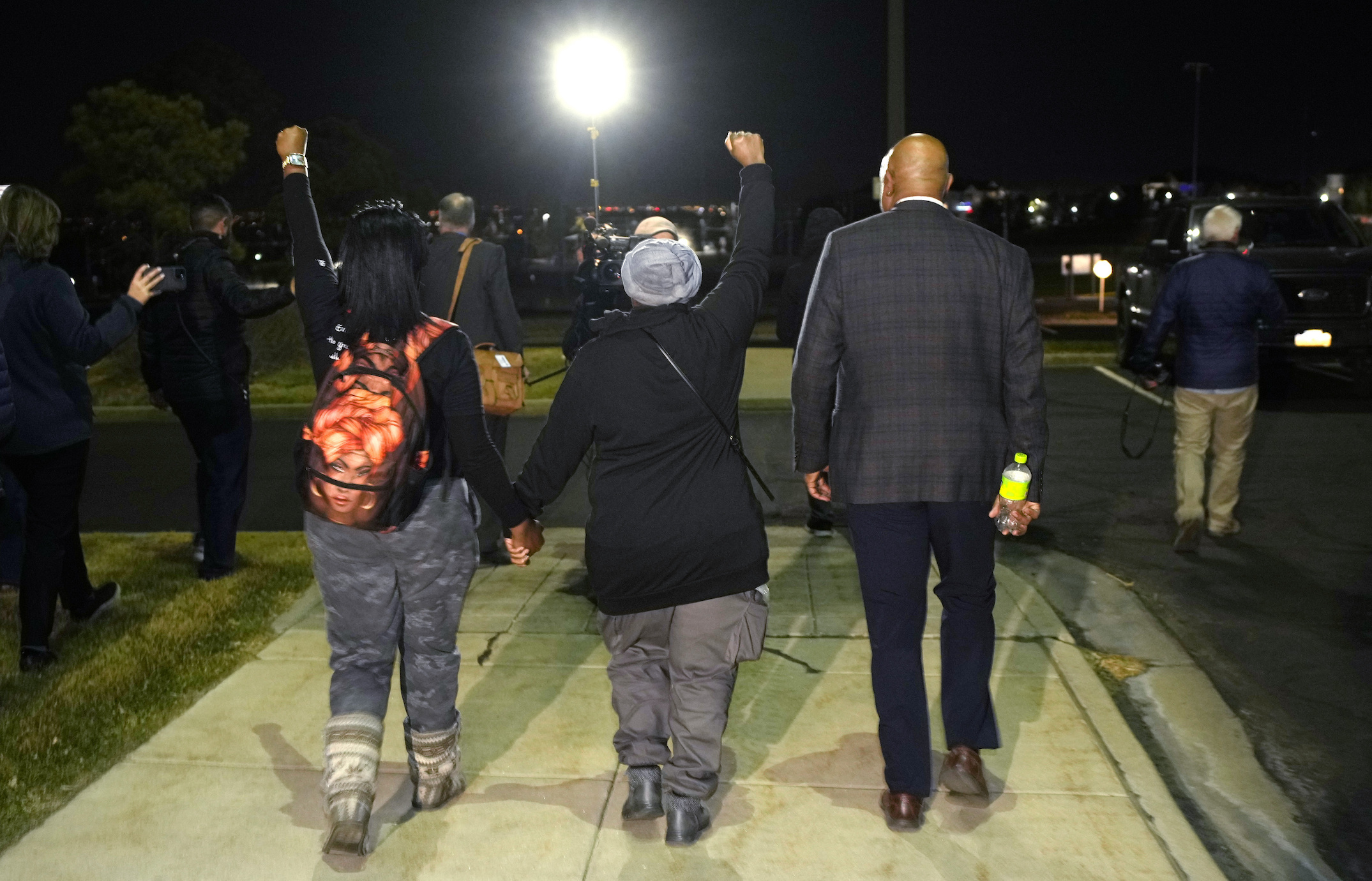 Click arrows to view gallery