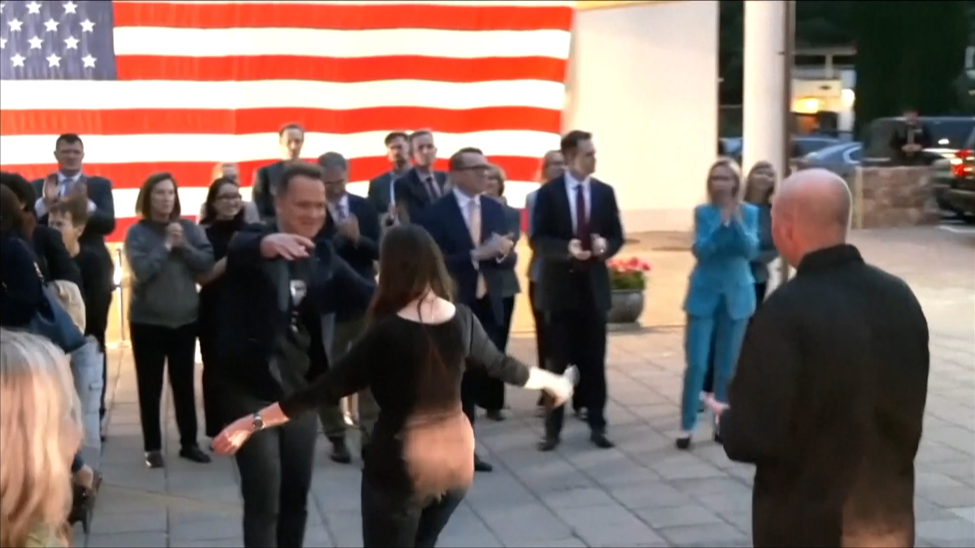 Trump helps broker deal to free prisoners in Belarus