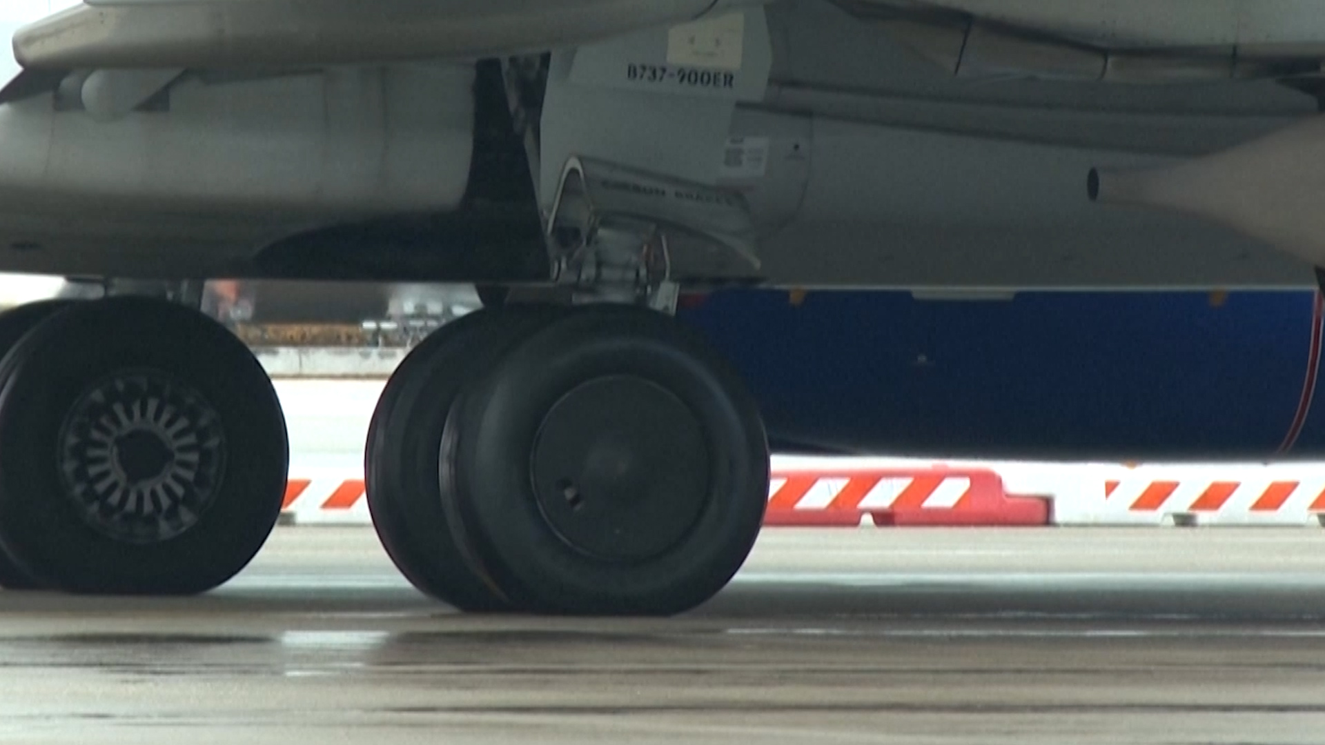 Thousands of flight delays amid air traffic shortage