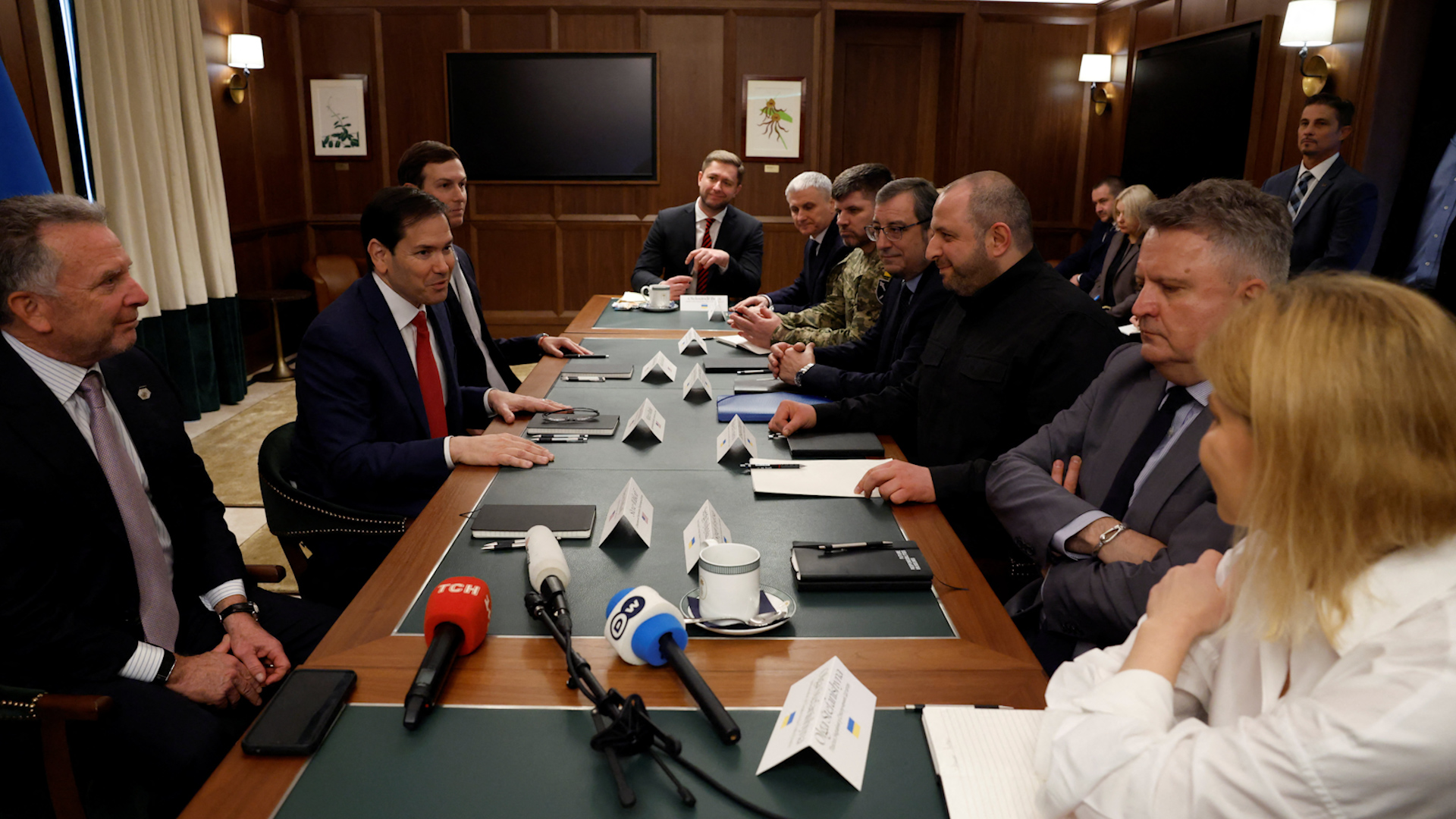 U.S. and Ukrainian officials meet in Florida