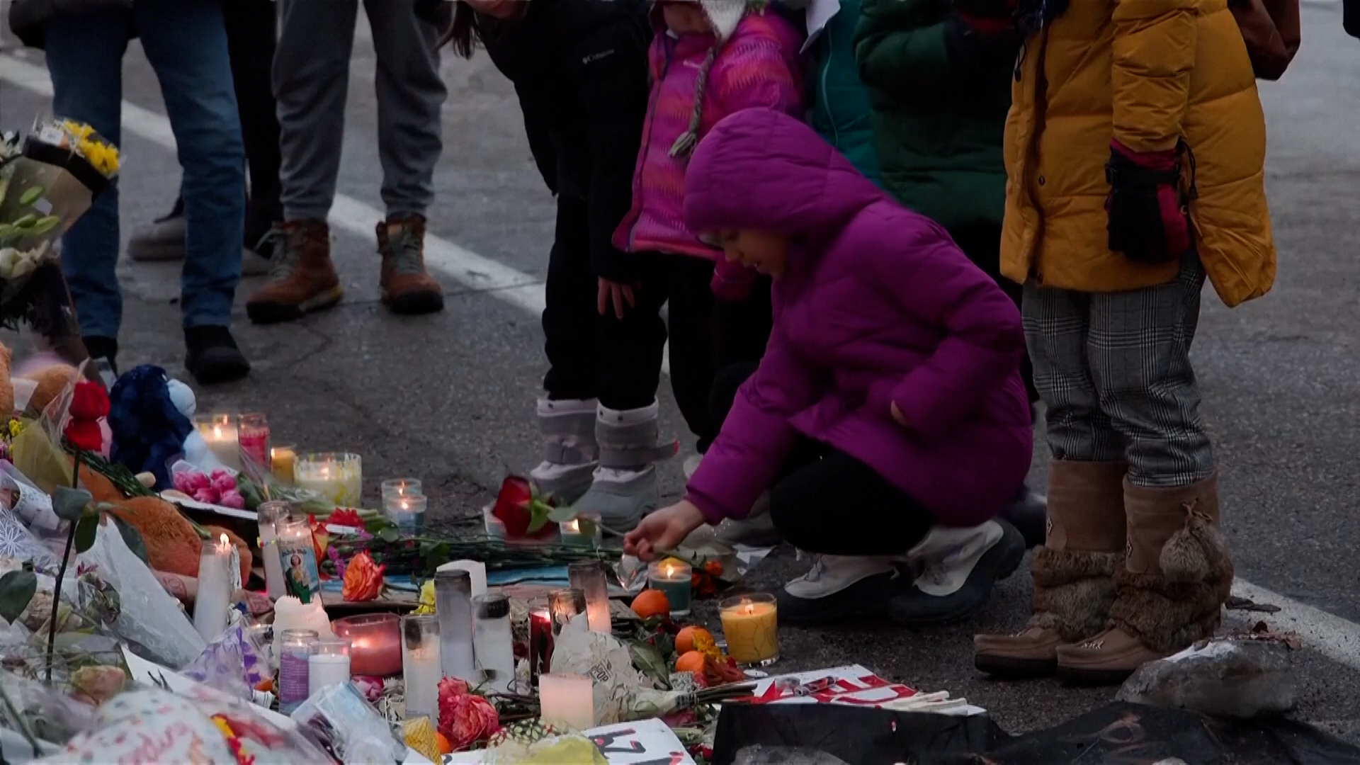 Democratic lawmakers push to impeach DHS Secretary