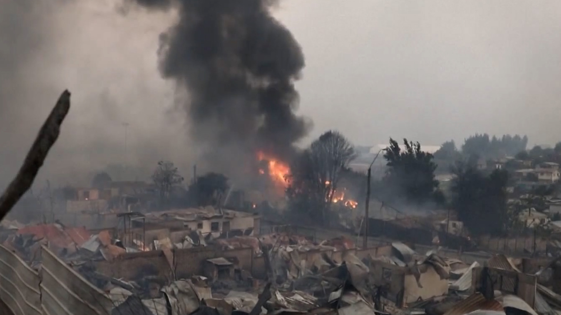  More than a dozen dead in Chilean wildfire