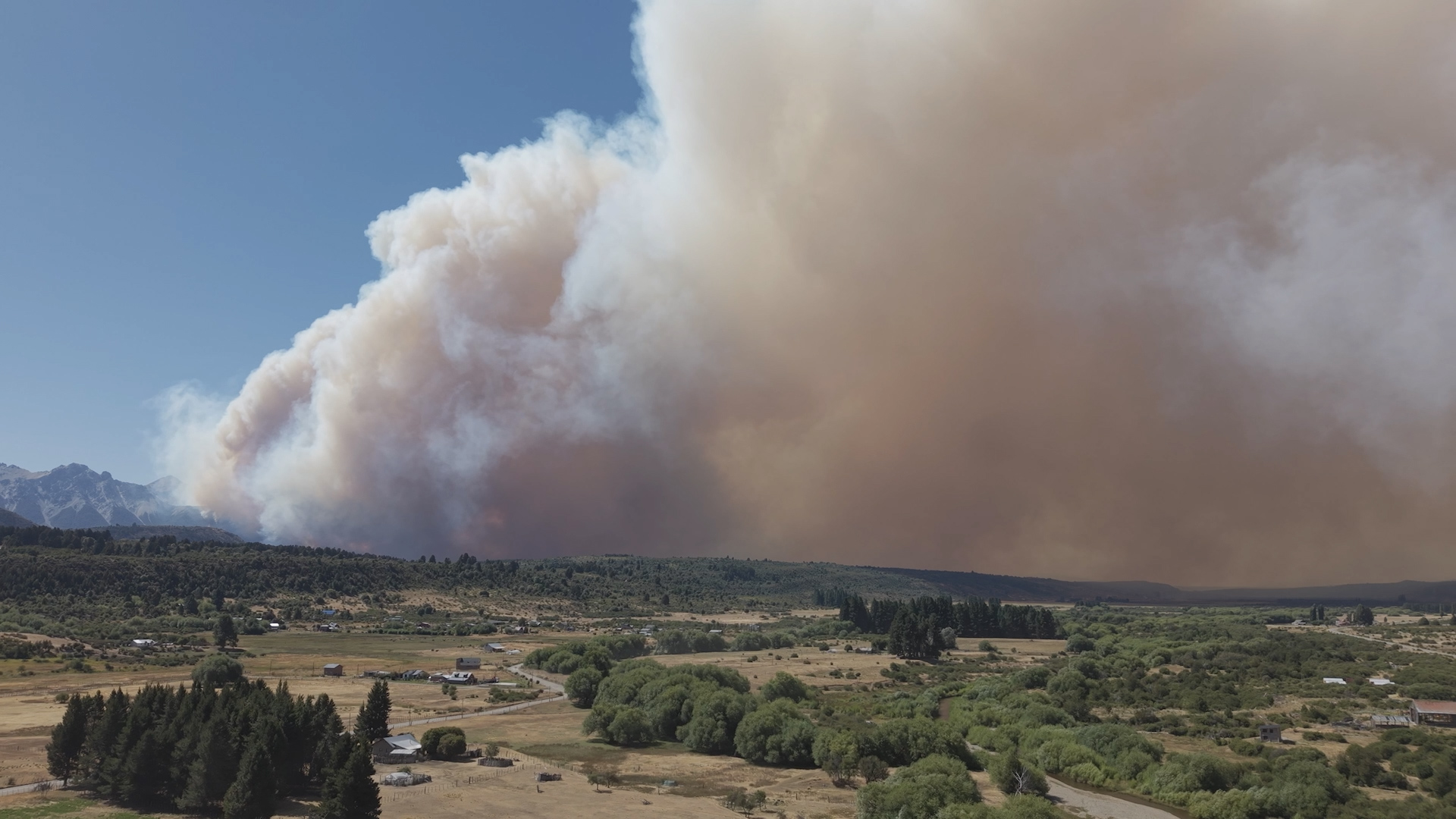 Wildfires continue to scorch parts of Patagonia