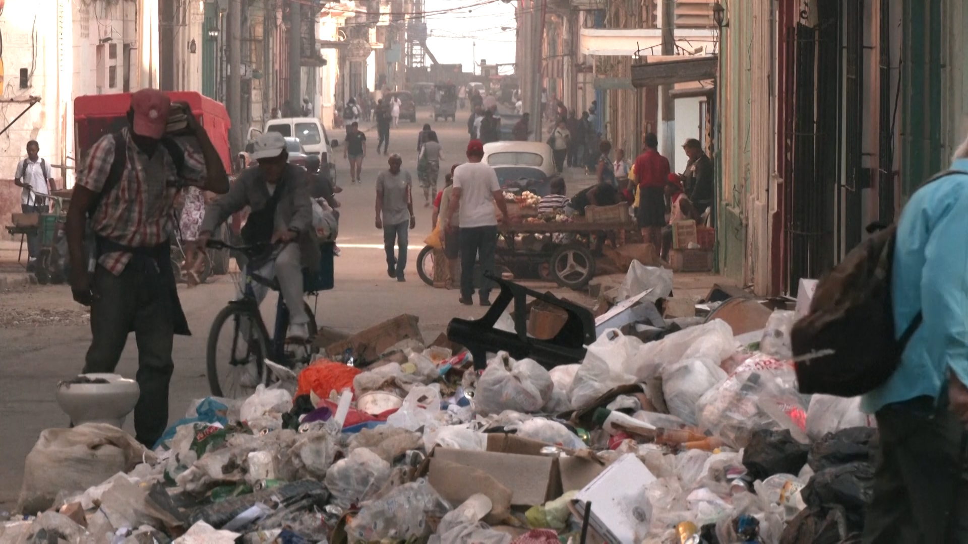 Trash is piling up in Havana
