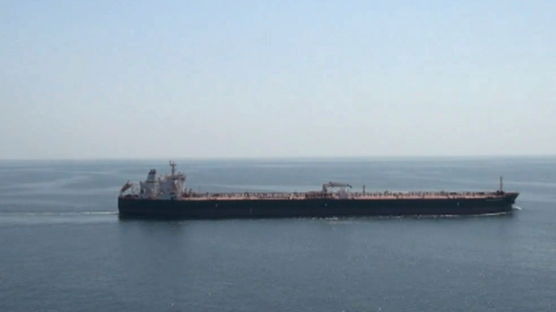 Three Chinese vessels sail through Strait of Hormuz