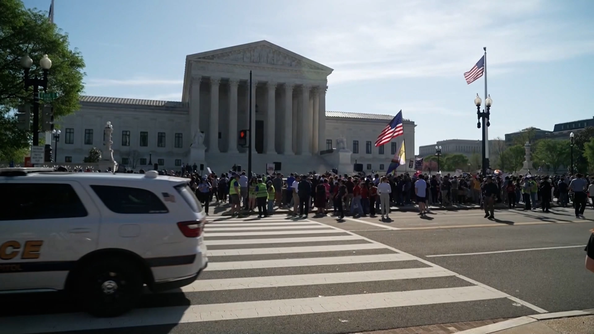 Supreme Court weighs birthright citizenship case