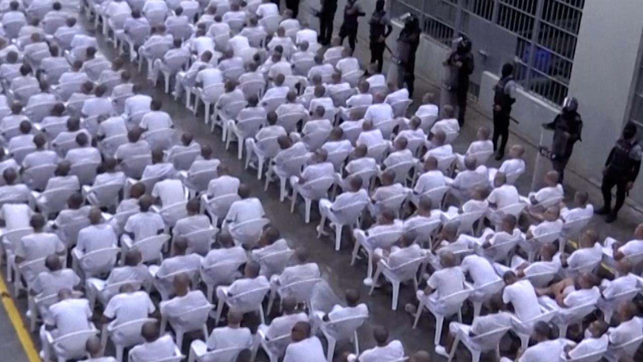 Alleged gang members in El Salvador face mass trials