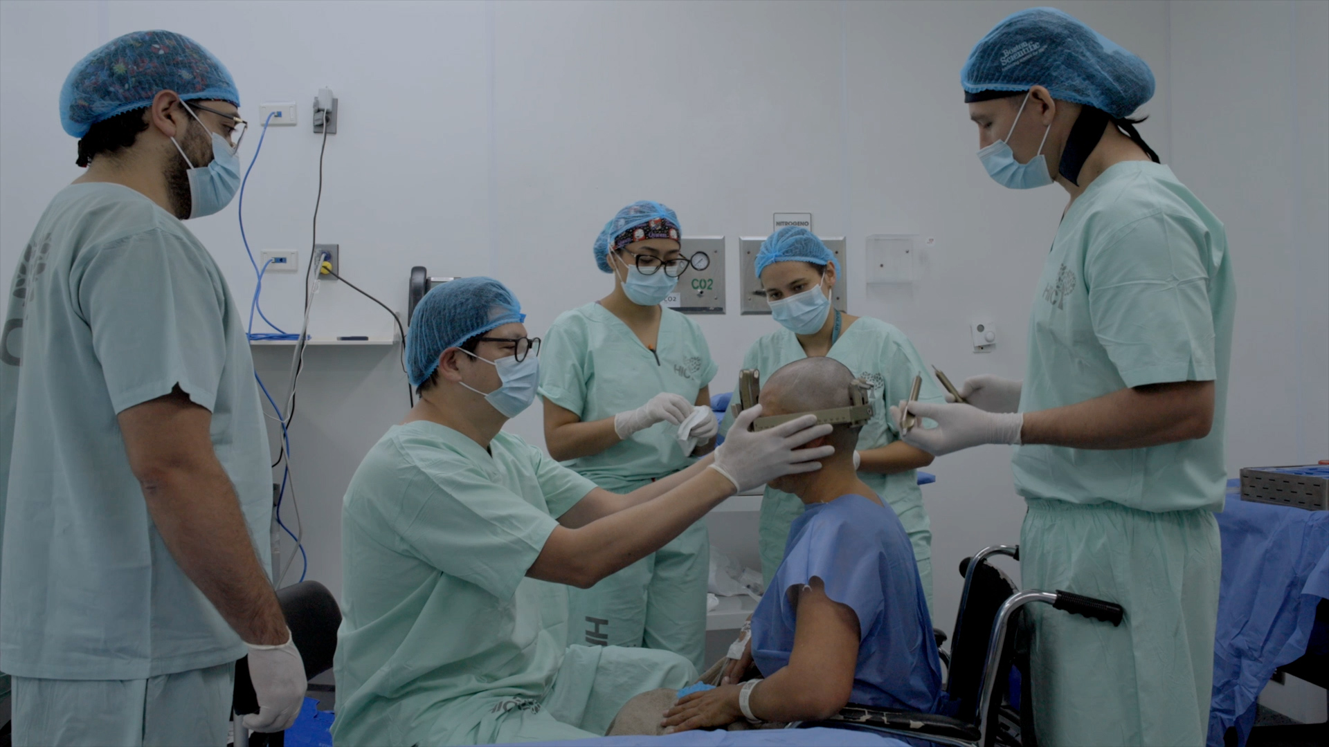 Colombian neurosurgeons explore treatments for depression, bipolar 