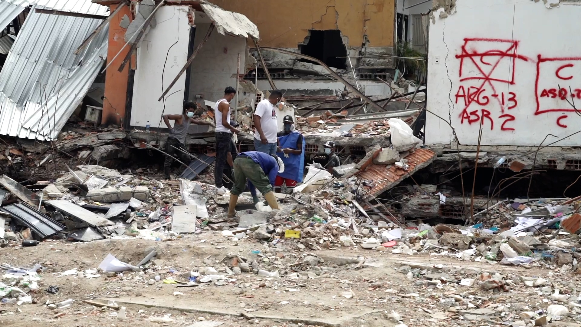 Venezuela's quake survivors begin rebuilding