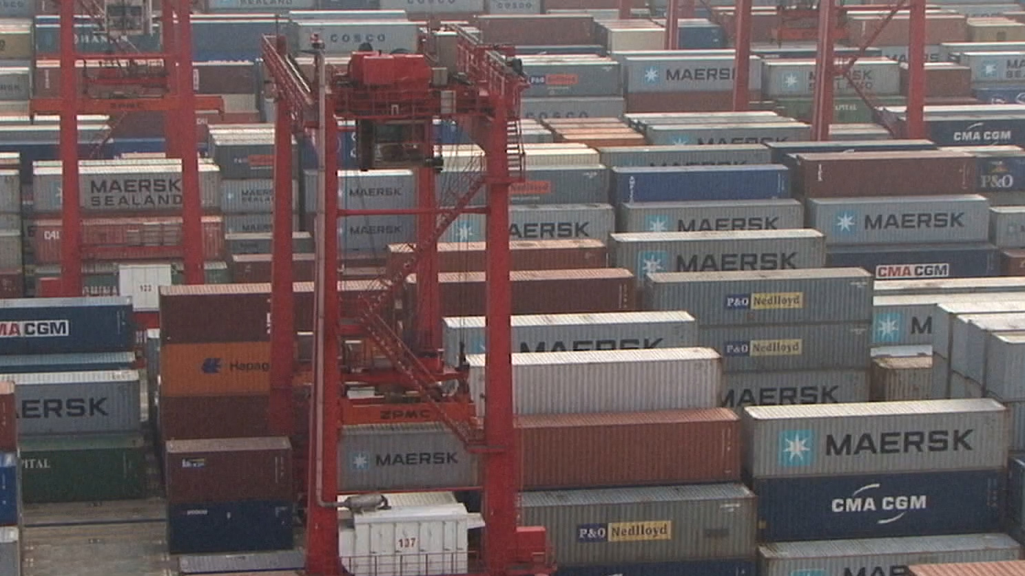 White House puts new tariff on China's solar supply chain