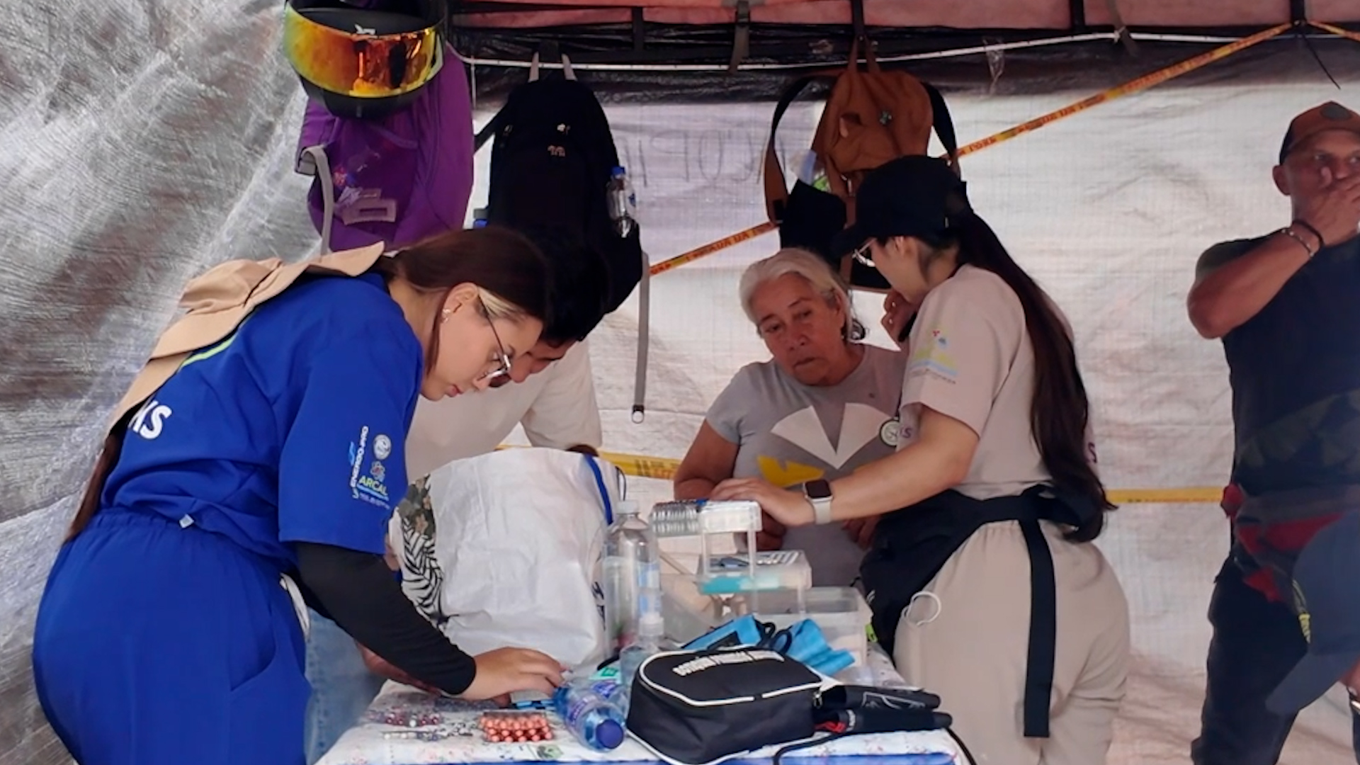 Community rallies for victims of Colombia earthquake