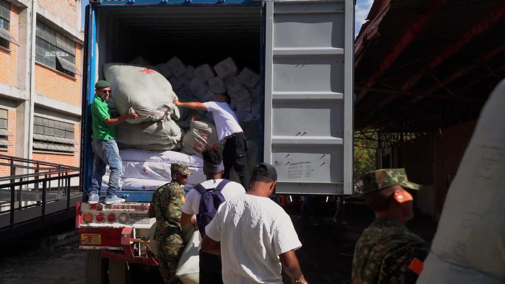 Chinese relief supplies arrive in quake-hit Colombia