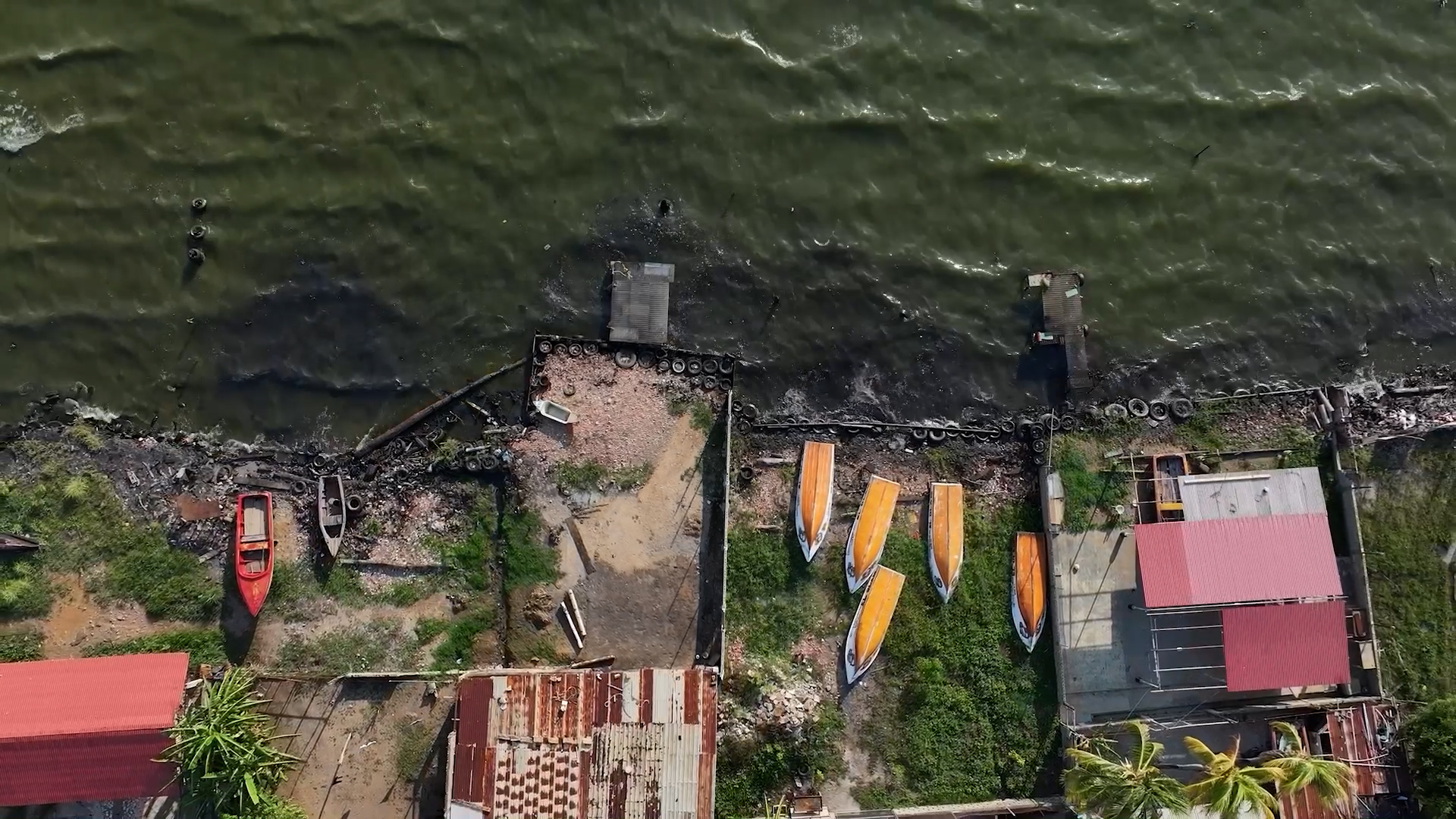 Venezuelan fishermen hope US oil deal will fund oil pollution cleanup