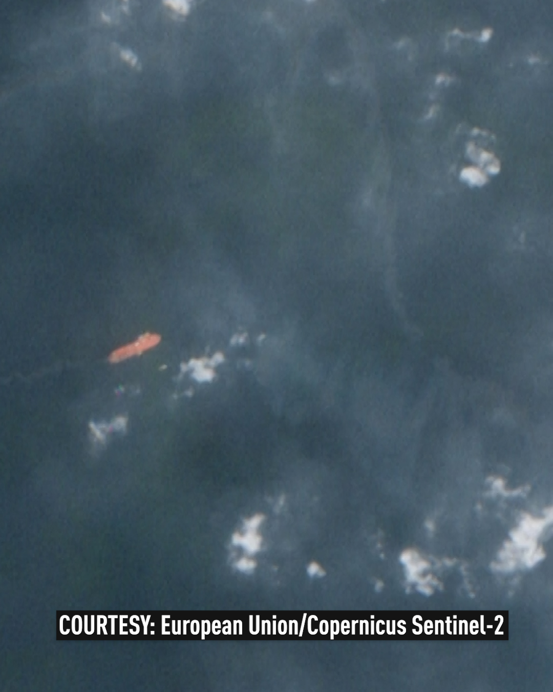 Satellite images show oil spill on UAE coast