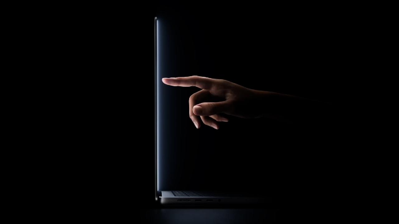 Touchscreens arrive for Apple’s MacBook Pro - CGTN